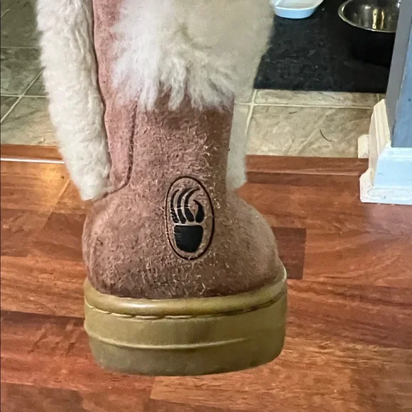 BearPaw Women's Brown Winter Boots - Picture 2 of 7
